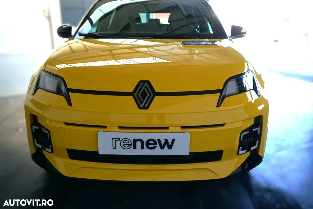 Renault 5 E-Tech 52 kWh Iconic Cinq — imagine 5