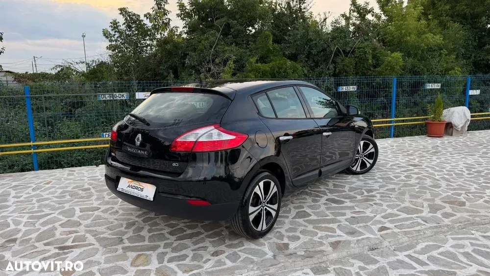 Renault Mégane ENERGY dCi 110 Start & Stop Bose Edition — imagine 4