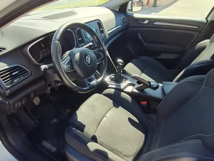 Renault Mégane IV TCE 140 GPF Zen