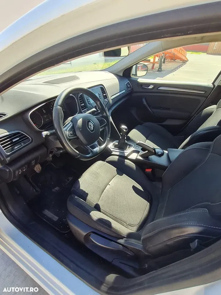 Renault Mégane IV TCE 140 GPF Zen — imagine 6