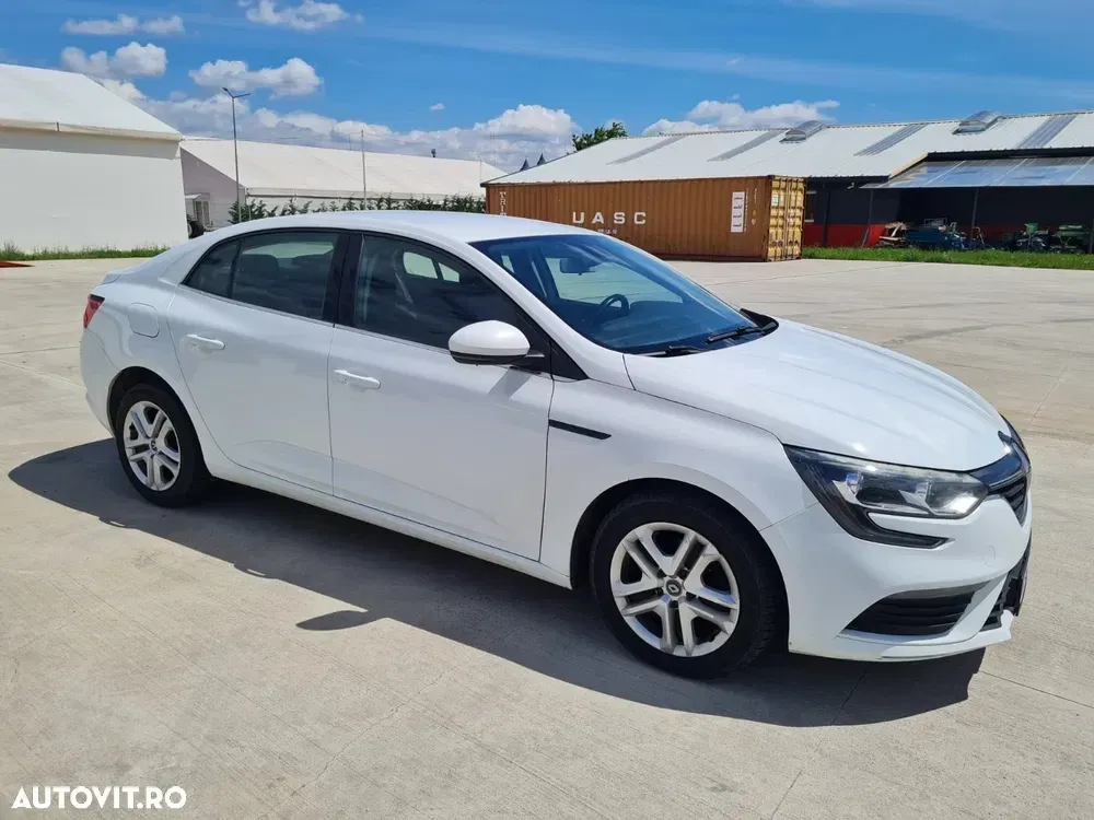Renault Mégane IV TCE GPF Zen — imagine 3