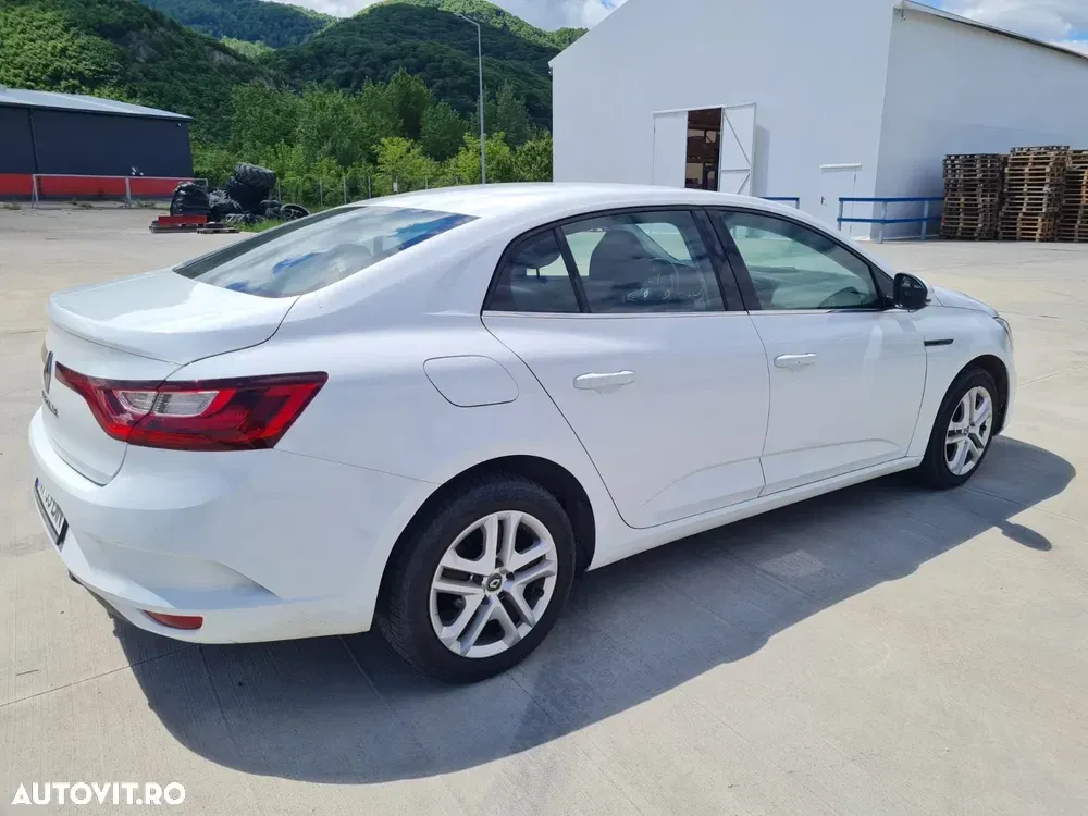 Renault Mégane IV TCE GPF Zen — imagine 4