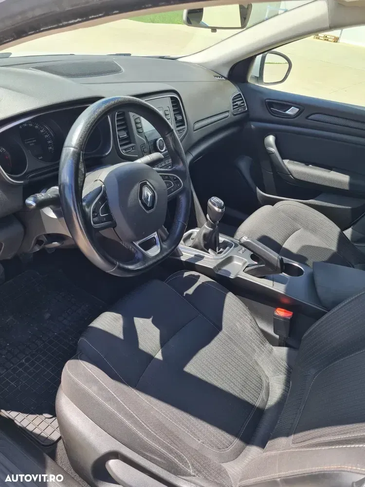 Renault Mégane IV TCE GPF Zen — imagine 6