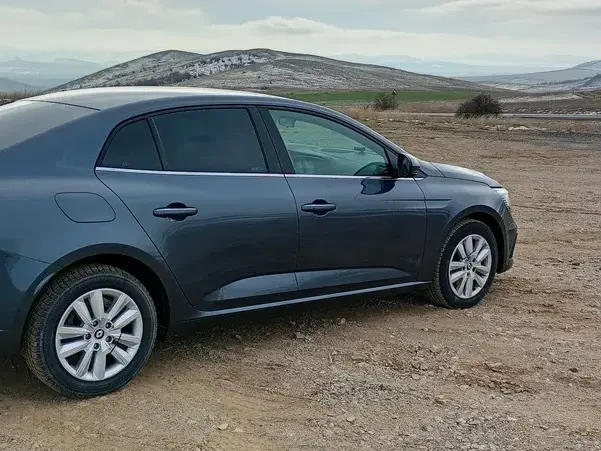Renault Mégane IV TCe 140 EDC GPF Equilibre