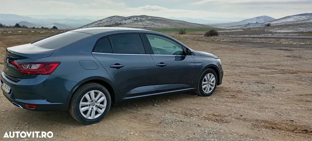 Renault Mégane IV TCe 140 EDC GPF Equilibre — imagine 3