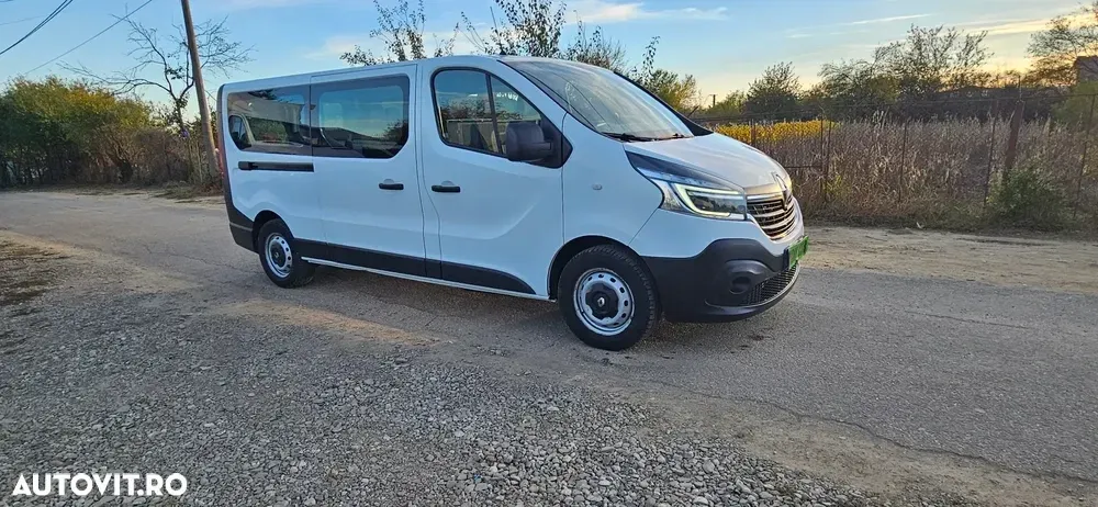 Renault Trafic 2.0 Blue dCi 120 Combi L2H1 8+1 locuri Authentique — imagine 3