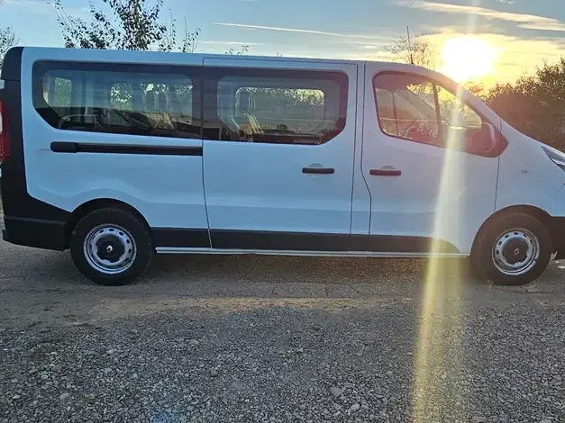 Renault Trafic 2.0 Blue dCi 120 Combi L2H1 8+1 locuri Authentique