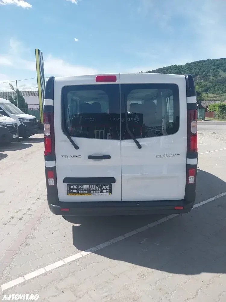 Renault Trafic 2.0 Blue dCi 110 S&S L2 8+1 Life — imagine 5