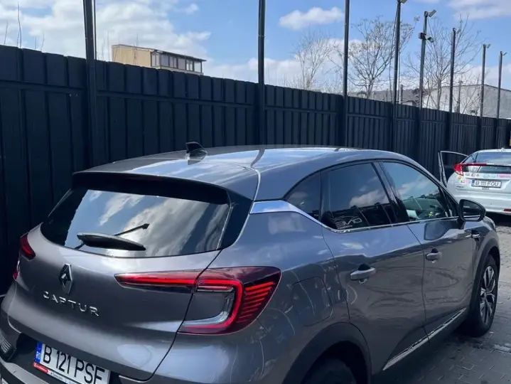 Renault Captur II 140 EDC MHEV Techno
