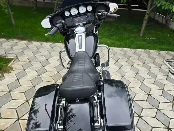 Harley-Davidson Street Glide Special