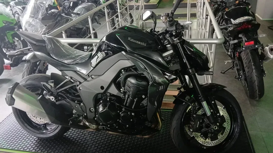 Kawasaki Z 1100R — imagine 4
