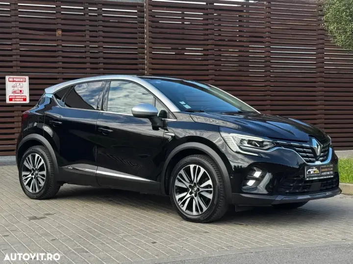Renault Captur PHEV 160 Engineered