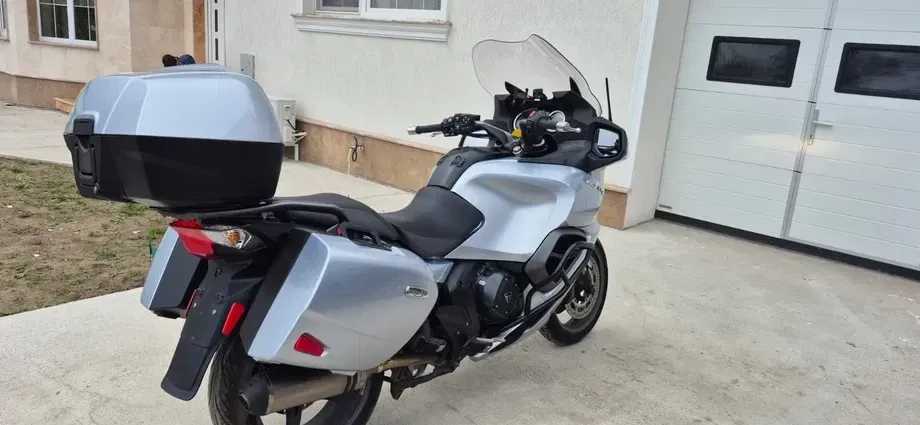 Triumph Trophy SE — imagine 2