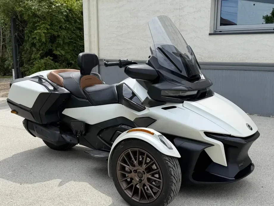 Can-Am Spyder — imagine 4