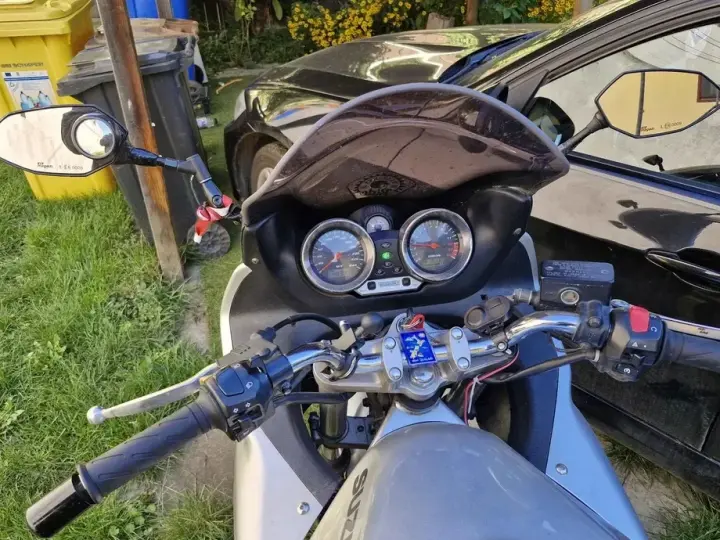 Suzuki GSR 600S