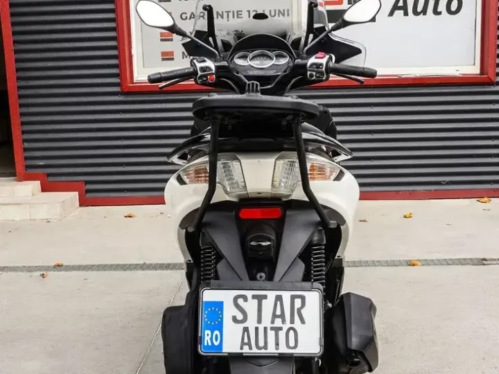 Piaggio MP3 300 Sport