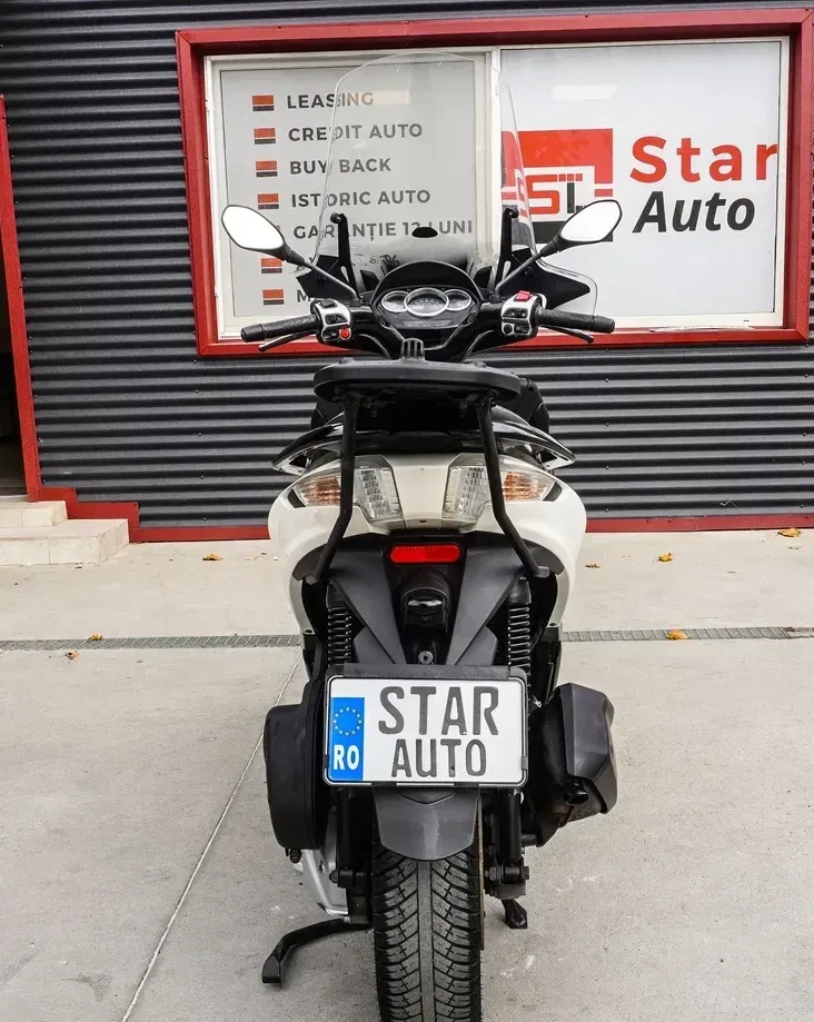 Piaggio MP3 300 Sport — imagine 5