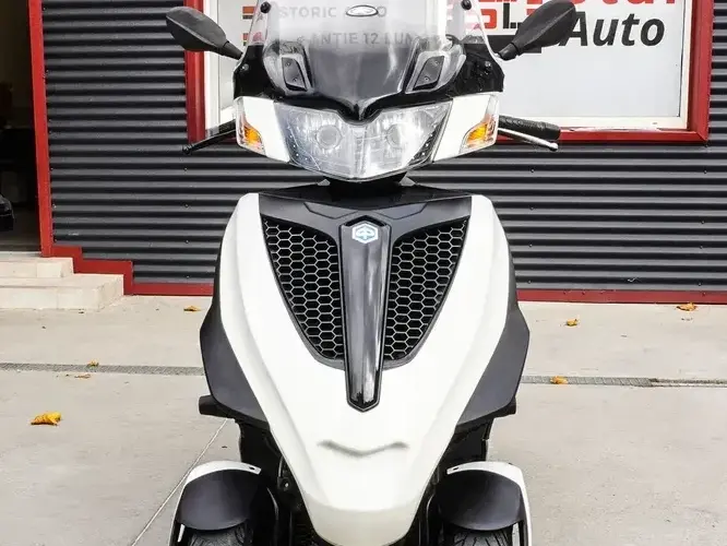 Piaggio MP3 300 Sport