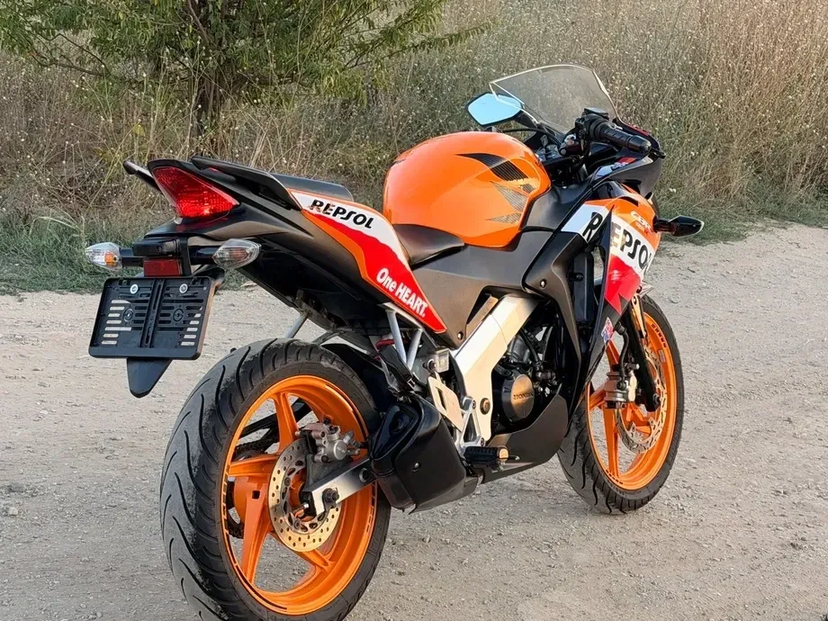 Honda CBR 125R — imagine 4