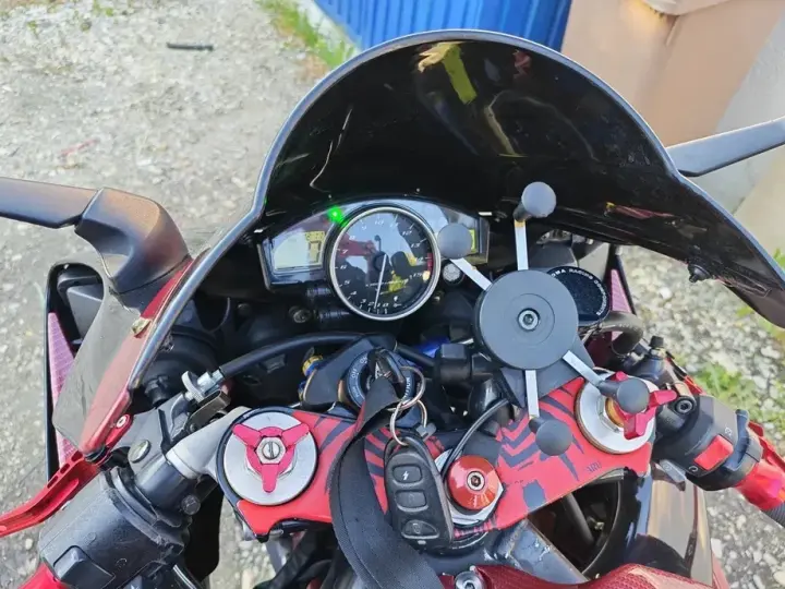 Yamaha YZF 1000 R1