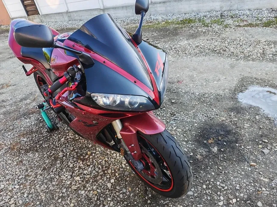 Yamaha YZF 1000 R1 — imagine 4