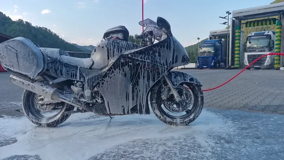 Honda CBR 1100XX Super Blackbird — imagine 5
