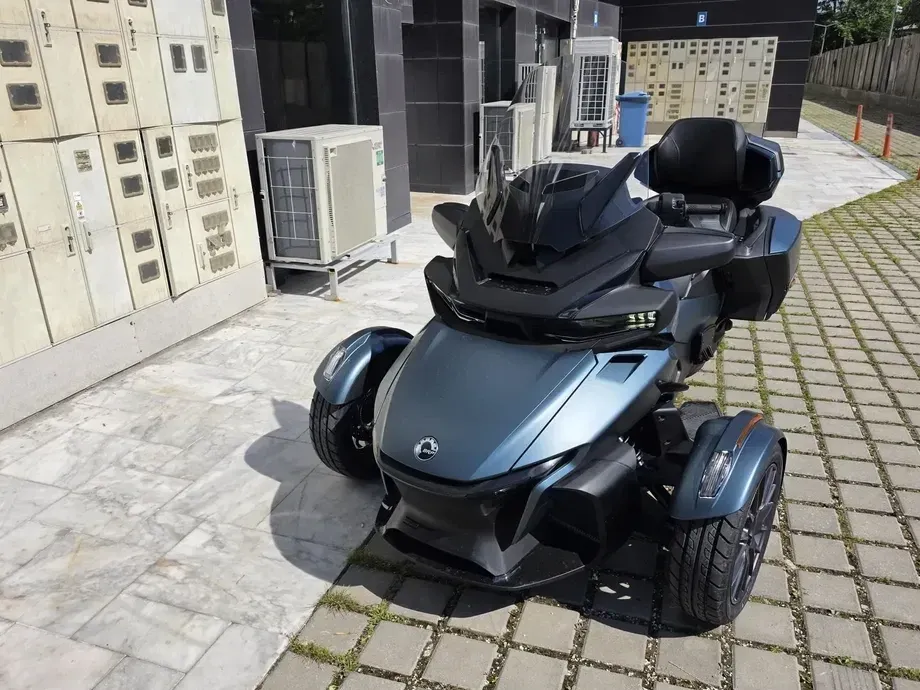 Can-Am Spyder — imagine 6