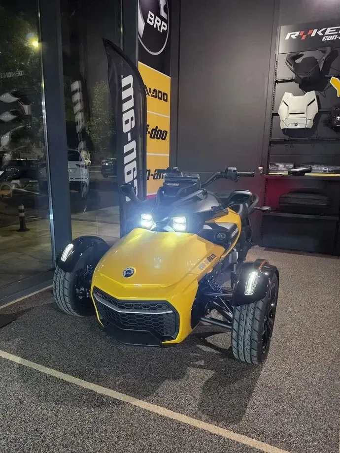Can-Am Spyder — imagine 6