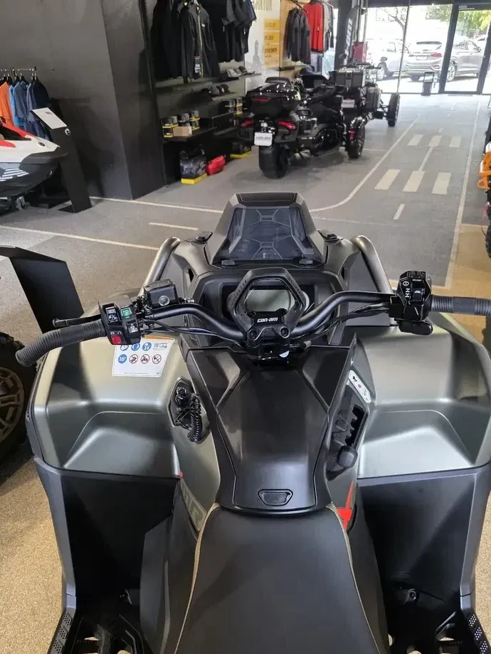 Can-Am Outlander — imagine 5