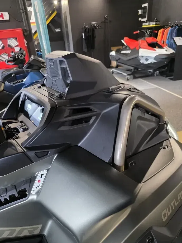 Can-Am Outlander — imagine 3