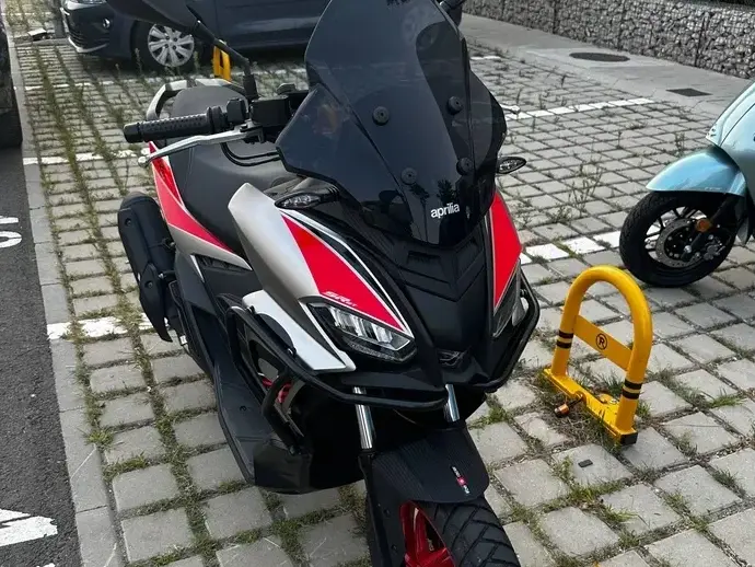 Aprilia SR GT