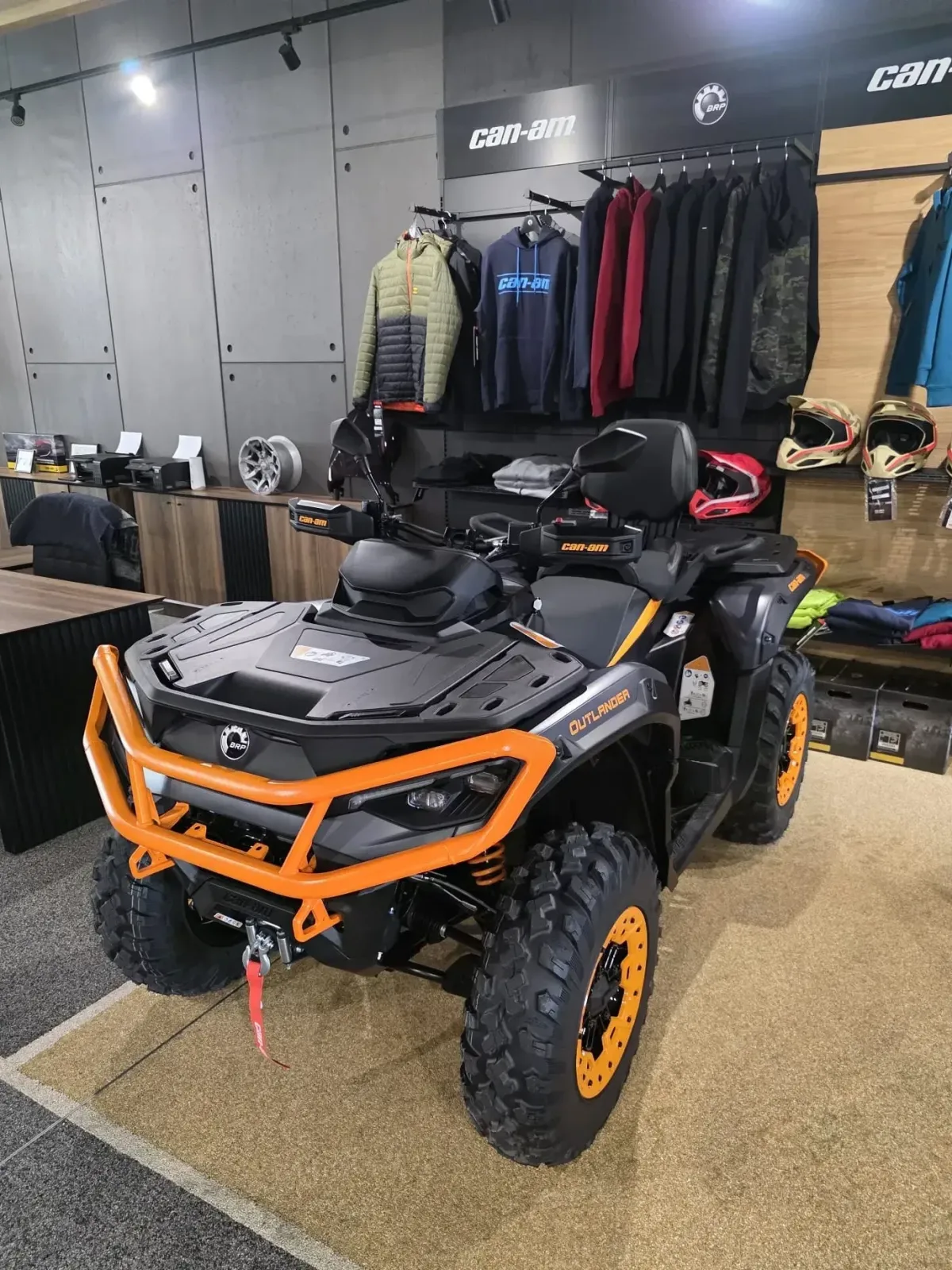 Can-Am Outlander Max — imagine 4