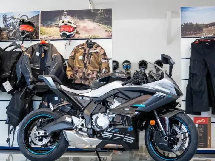 CF Moto 675 SR-R