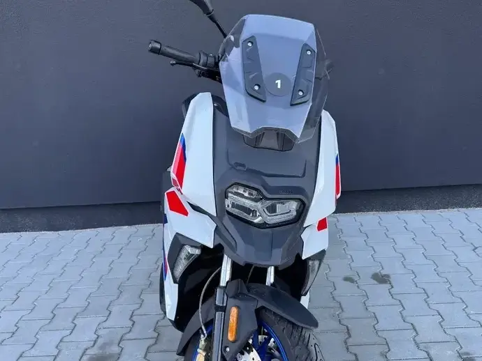 BMW C400X