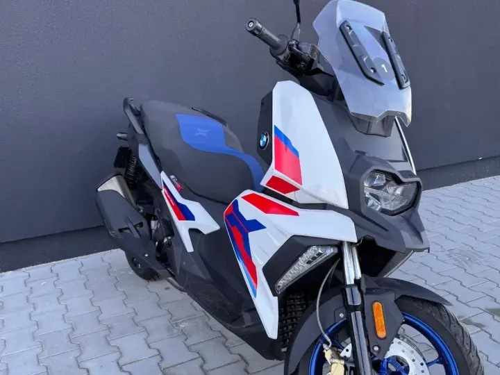 BMW C400X