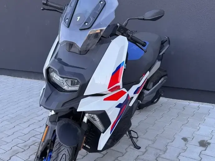 BMW C400X