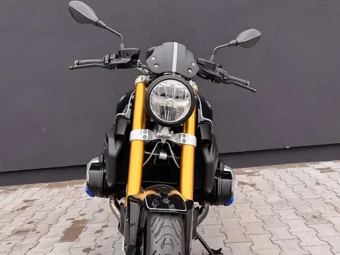 BMW R1250R