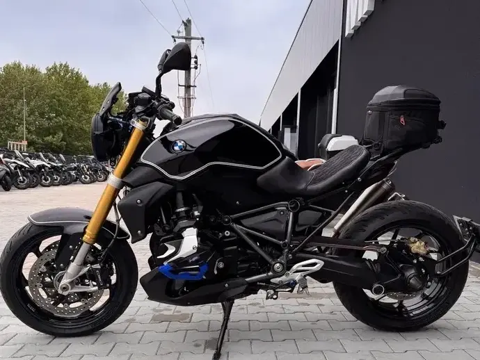 BMW R1250R
