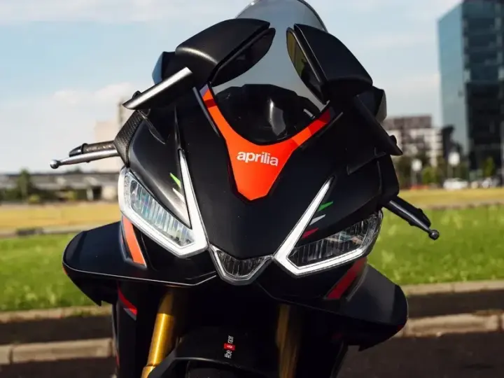 Aprilia RSV-4 Factory
