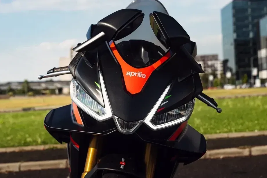 Aprilia RSV-4 Factory — imagine 3