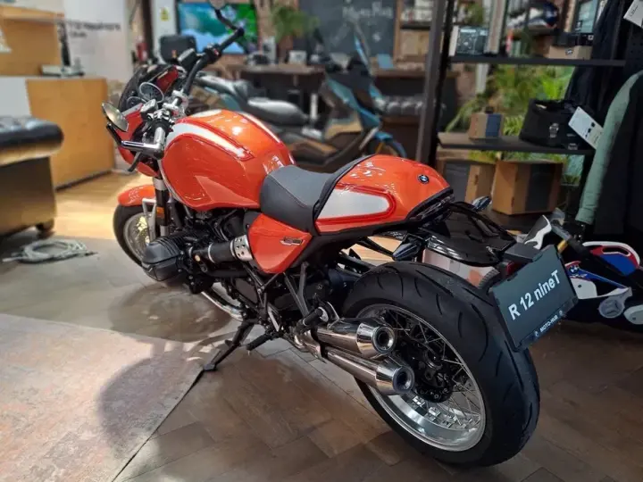 BMW R nineT