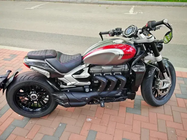 Triumph Rocket 3 R Black