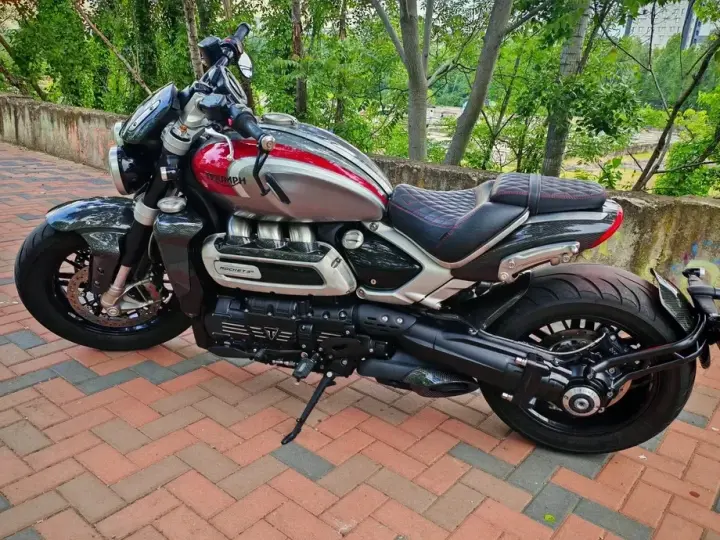 Triumph Rocket 3 R Black