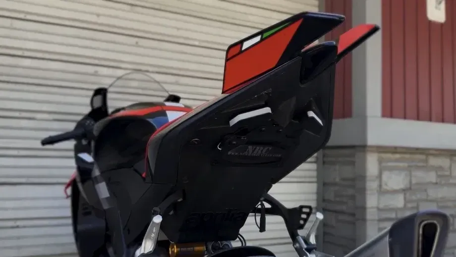 Aprilia RSV-4 Factory — imagine 4