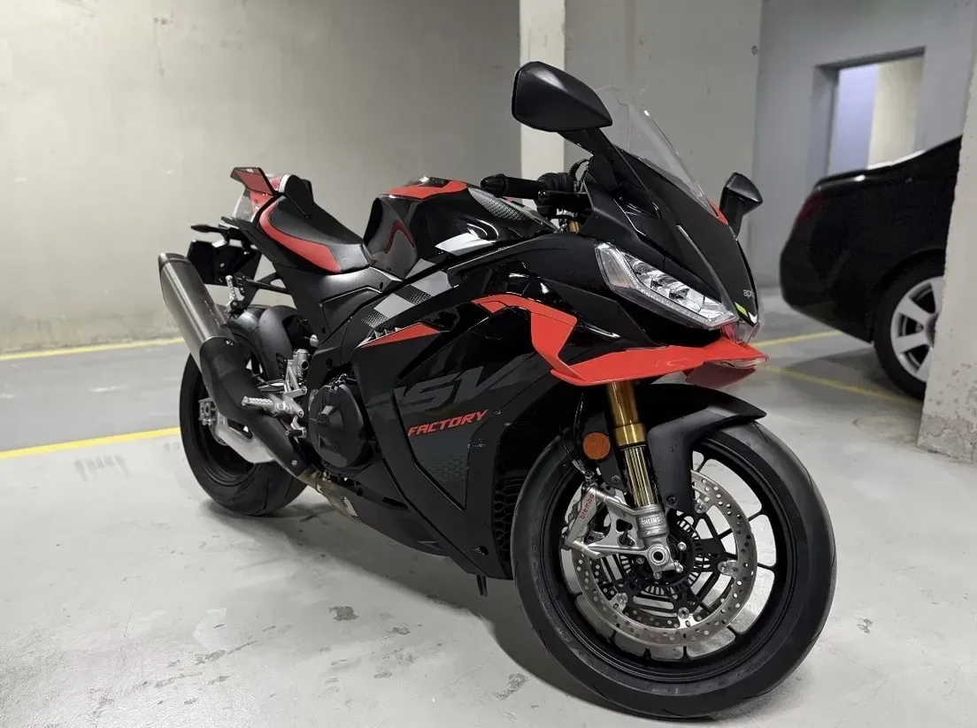 Aprilia RSV-4 Factory — imagine 5