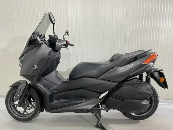 Yamaha XMAX 300