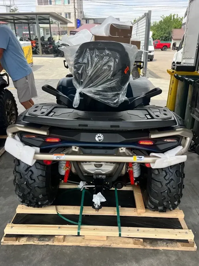 Can-Am Outlander Max — imagine 2