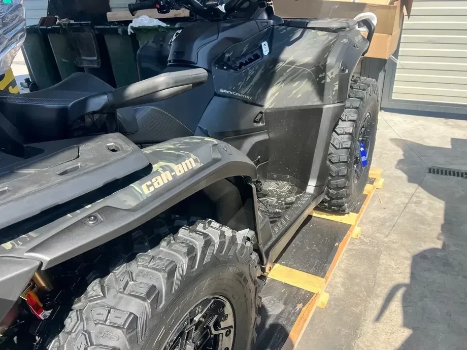 Can-Am Outlander Max — imagine 3