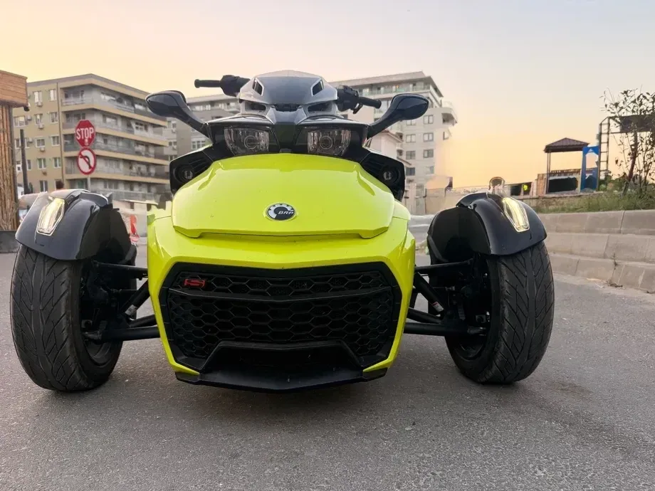 Can-Am Spyder — imagine 2