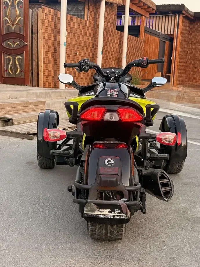 Can-Am Spyder — imagine 4